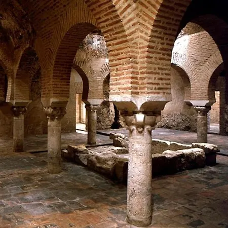Banos Arabes Apartment